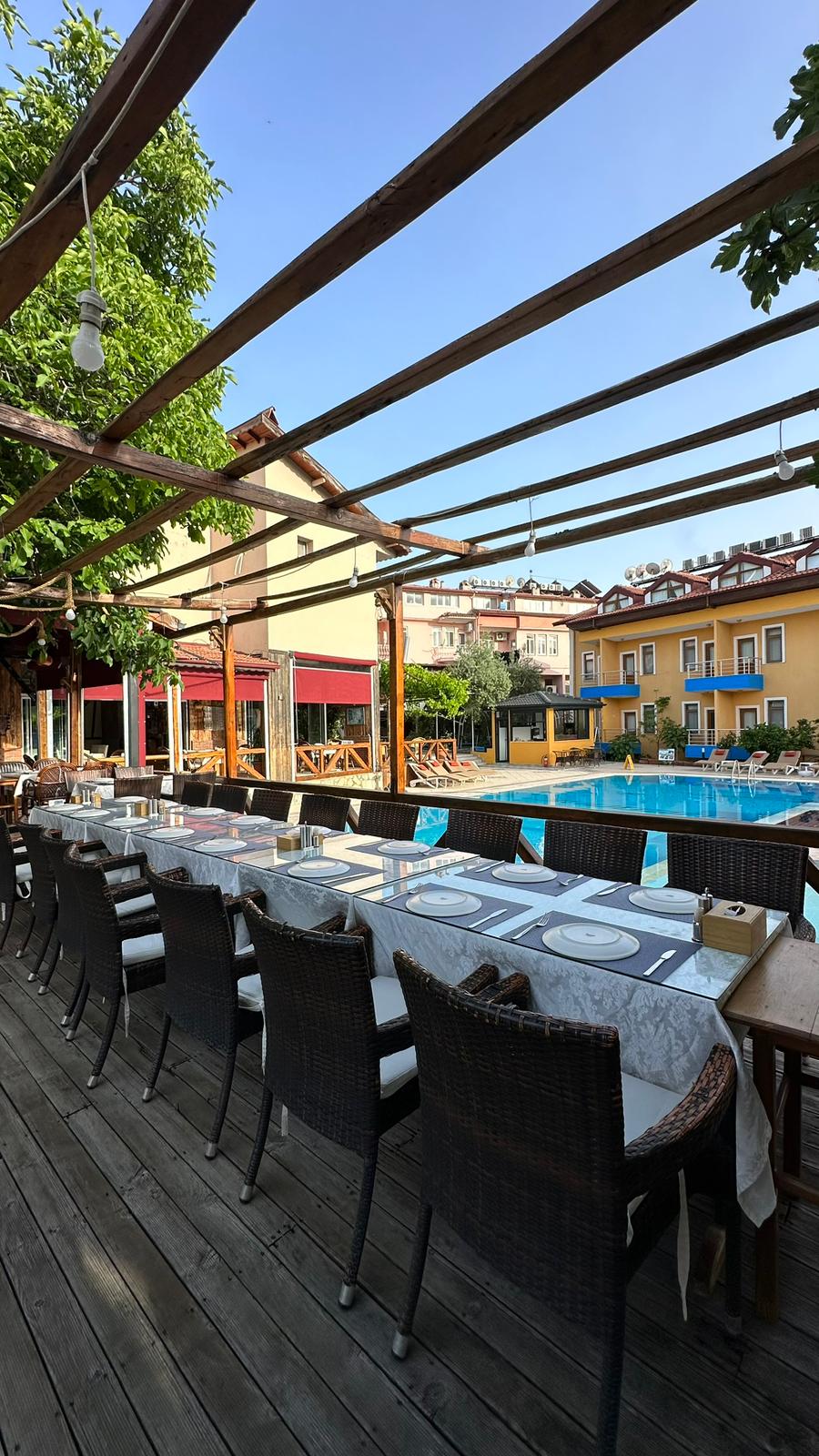 Suzanne Ottoman Restaurant